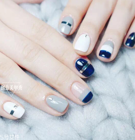 2022奶奶灰跳色美甲圖片 自帶高冷氣場的奶奶灰美甲 2022奶奶灰跳色美甲圖片 自帶高冷氣場的奶奶灰美甲