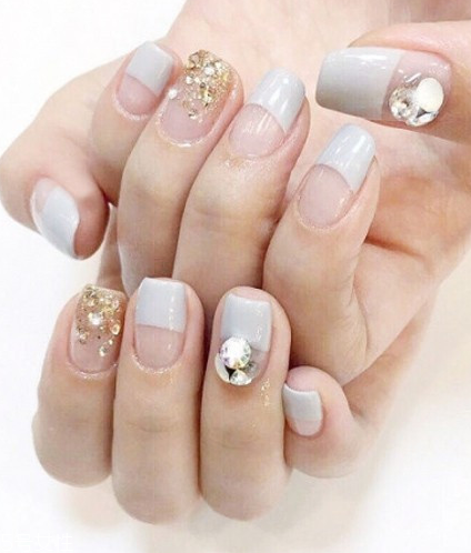 2022奶奶灰跳色美甲圖片 自帶高冷氣場的奶奶灰美甲 2022奶奶灰跳色美甲圖片 自帶高冷氣場的奶奶灰美甲