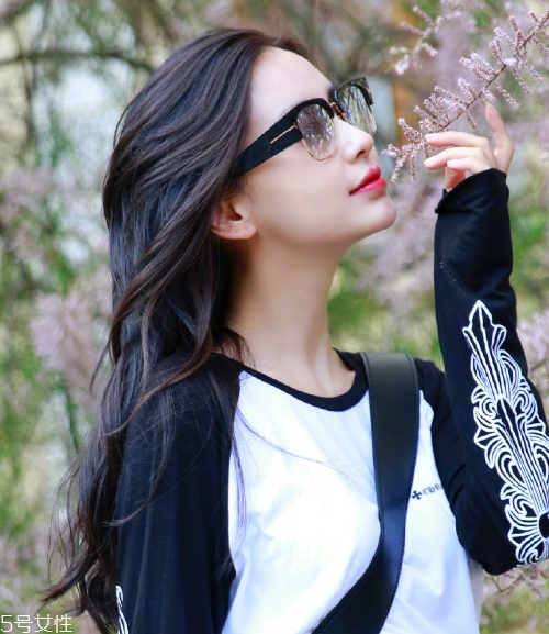 燙發(fā)有味道怎么去除？燙發(fā)味道消除大法