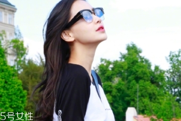 燙發(fā)顯老氣嗎？教你如何燙發(fā)不顯老