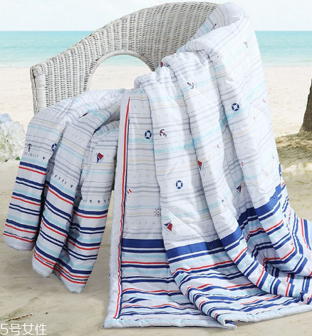 空調(diào)被適合什么時(shí)候蓋？不只是開(kāi)空調(diào)的時(shí)候蓋