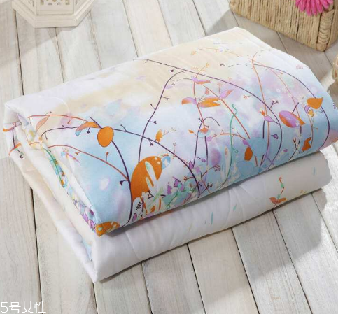 空調(diào)被適合什么時(shí)候蓋？不只是開(kāi)空調(diào)的時(shí)候蓋