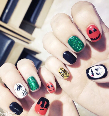 萬圣節(jié)女巫美甲教程 零基礎(chǔ)也可以畫很美 萬圣節(jié)女巫美甲教程 零基礎(chǔ)也可以畫很美