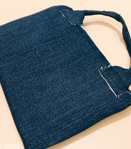 舊牛仔褲怎么改好看？只需幾步立馬變身時(shí)尚褲子