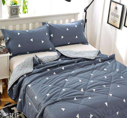 空調(diào)被發(fā)黃怎么辦？教你幾招瞬間洗白