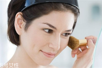 打完溶脂針多久可以化妝 打溶脂針化妝需謹慎 打完溶脂針多久可以化妝 打溶脂針化妝需謹慎