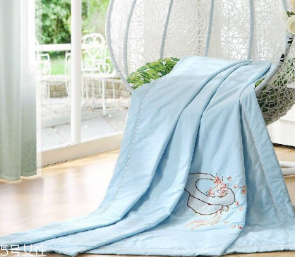 空調(diào)被填充物哪種好？填充物選擇很重要