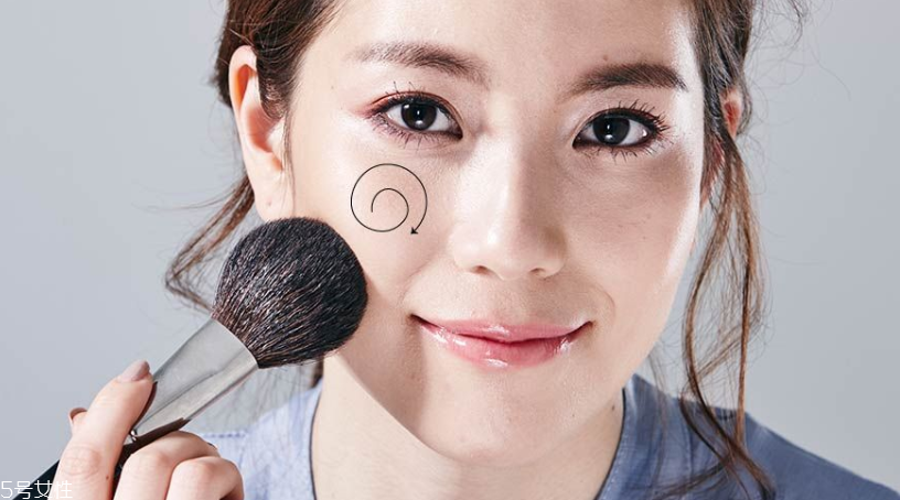 赤茶色適合什么膚色？赤茶色適合黃皮嗎？