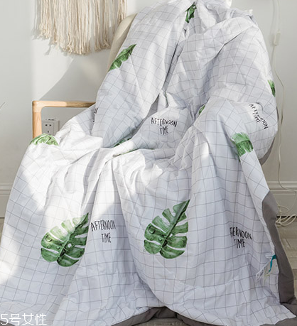 空調(diào)被和棉被的差別 原來區(qū)別這么大 空調(diào)被和棉被的差別 原來區(qū)別這么大