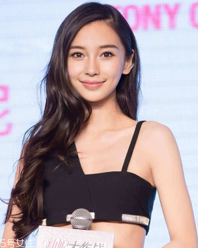 染發(fā)好還是戴假發(fā)好？染發(fā)假發(fā)選哪個