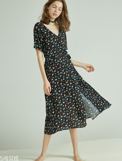 什么樣的碎花裙好看？三招選到最適合的