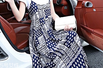 棉麻長(zhǎng)裙子怎么搭配？文藝妹紙都這樣穿