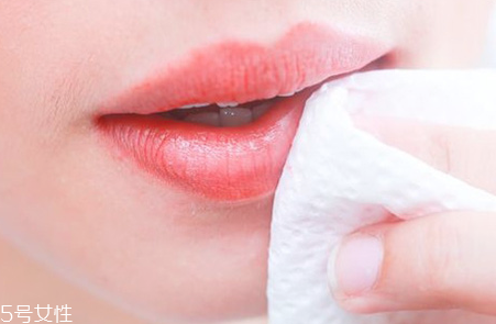 泰國(guó)kissme now口紅雨衣怎么樣？kiss me now口紅雨衣怎么用