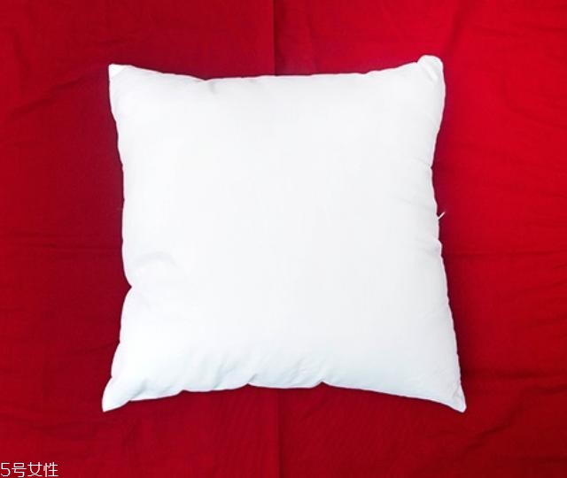 抱枕套不用拉鏈的做法 一看就會的抱枕套新玩法 抱枕套不用拉鏈的做法 一看就會的抱枕套新玩法