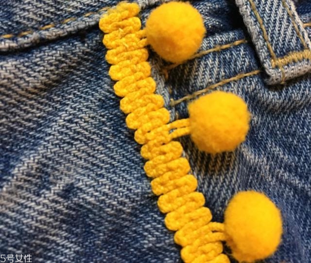 舊牛仔褲怎么改好看？只需幾步立馬變身時(shí)尚褲子