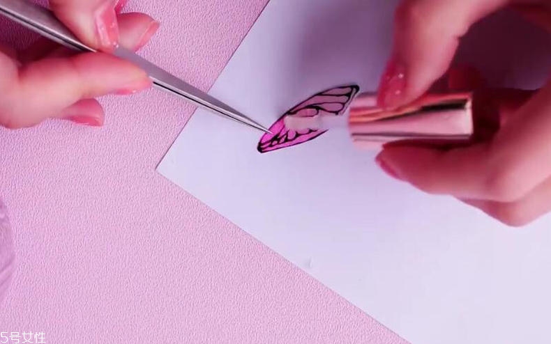 蝴蝶型耳墜怎么做？森林系耳墜的自制教程