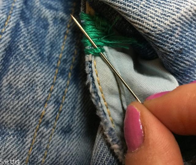 舊牛仔褲怎么改好看？只需幾步立馬變身時(shí)尚褲子