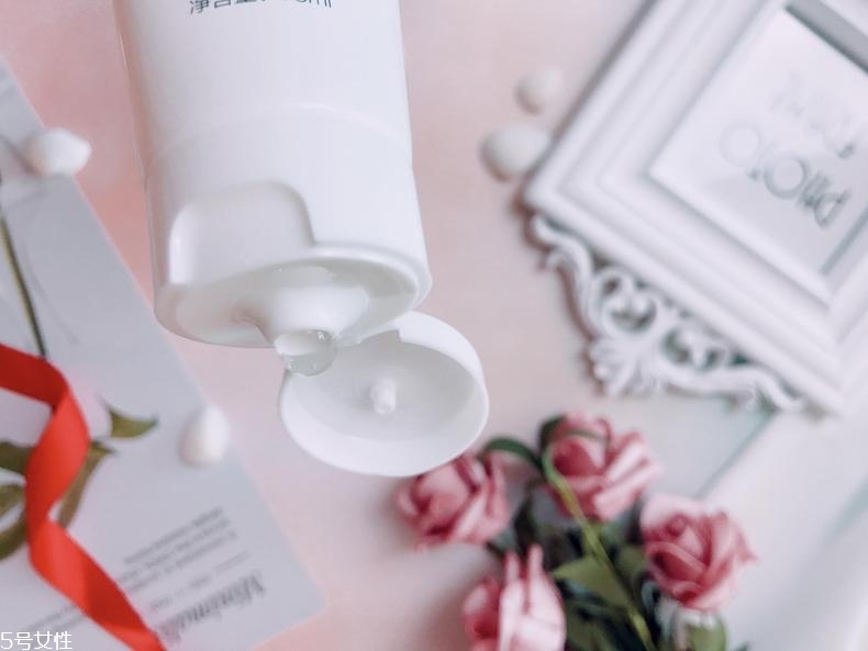 創(chuàng)爾美潔面啫喱好用嗎？看看低泡洗面奶的清潔力