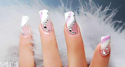 甲油膠起皺是什么原因 少量多次防起皺 甲油膠起皺是什么原因 少量多次防起皺