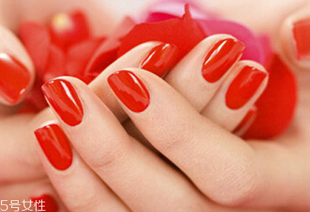 美甲封層不亮了怎么辦 封層灰暗這么做 美甲封層不亮了怎么辦 封層灰暗這么做