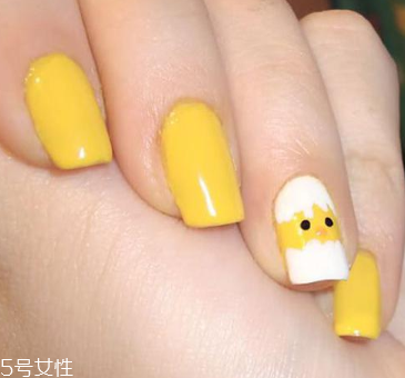 美甲發(fā)黃是怎么回事 3種原因?qū)μ?hào)入座 美甲發(fā)黃是怎么回事 3種原因?qū)μ?hào)入座