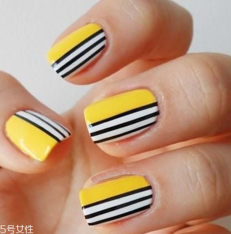 美甲發(fā)黃是怎么回事 3種原因?qū)μ?hào)入座 美甲發(fā)黃是怎么回事 3種原因?qū)μ?hào)入座