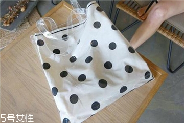 波點包包好看嗎 這幾款可愛到炸 波點包包好看嗎 這幾款可愛到炸