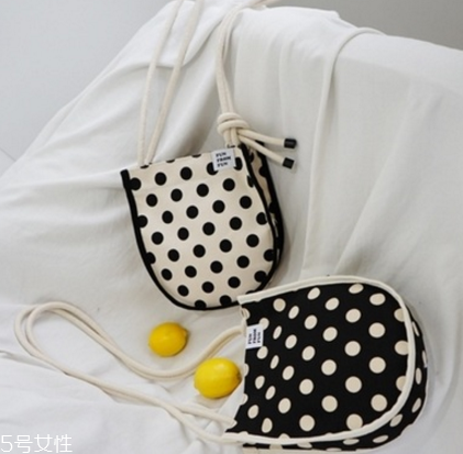 波點包包好看嗎 這幾款可愛到炸 波點包包好看嗎 這幾款可愛到炸