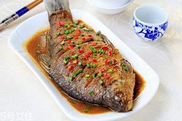 鳊魚和鯽魚哪個(gè)好 鳊魚和鯽魚的區(qū)別 鳊魚和鯽魚哪個(gè)好 鳊魚和鯽魚的區(qū)別