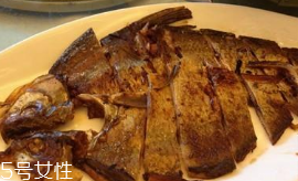 鳊魚和草魚哪個(gè)刺少 草魚刺少 鳊魚和草魚哪個(gè)刺少 草魚刺少