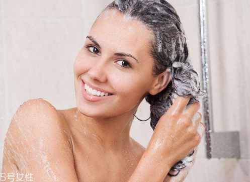 護(hù)發(fā)素用多了會(huì)怎么樣 用多了浪費(fèi) 護(hù)發(fā)素用多了會(huì)怎么樣 用多了浪費(fèi)