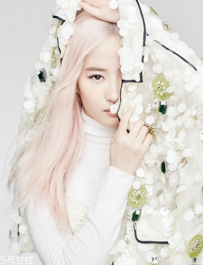 染粉色頭發(fā)要漂白嗎？必不可少的一步