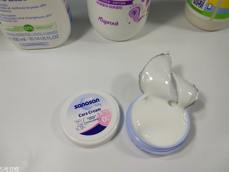 嬰兒潤(rùn)膚霜哪個(gè)牌子好 5款口碑嬰兒潤(rùn)膚霜評(píng)測(cè) 嬰兒潤(rùn)膚霜哪個(gè)牌子好 5款口碑嬰兒潤(rùn)膚霜評(píng)測(cè)