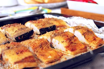 鲅魚(yú)怎么清蒸 最簡(jiǎn)單的清蒸鲅魚(yú)的做法 鲅魚(yú)怎么清蒸 最簡(jiǎn)單的清蒸鲅魚(yú)的做法