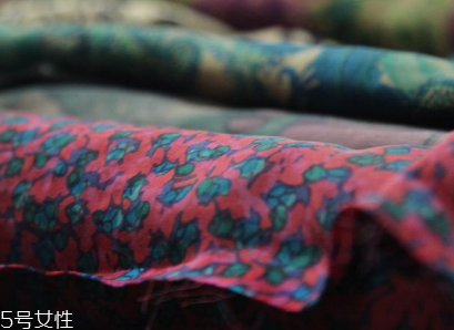 香云紗可以水洗嗎 清洗方式要注意 香云紗可以水洗嗎 清洗方式要注意