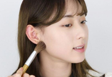 散粉怎么涂不卡粉 3種膚質(zhì)3種上妝手法 散粉怎么涂不卡粉 3種膚質(zhì)3種上妝手法