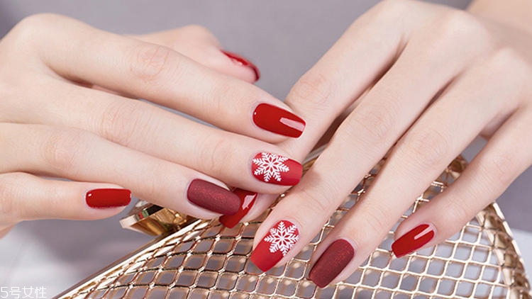 可撕美甲和不可撕美甲哪種好 可撕美甲和不可撕美甲哪種好