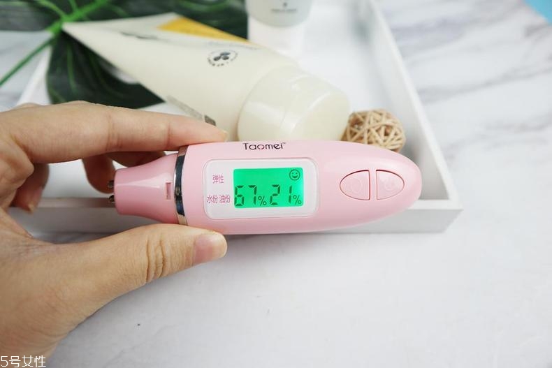 悅詩風吟和dmc洗面奶哪個好 油皮用悅詩風吟更好 悅詩風吟和dmc洗面奶哪個好 油皮用悅詩風吟更好