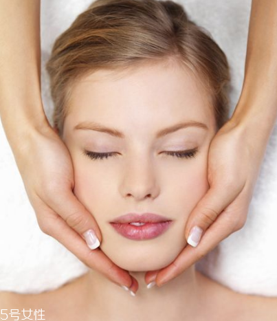 瘦臉精油有用嗎 為你締造一個(gè)完美小臉 瘦臉精油有用嗎 為你締造一個(gè)完美小臉