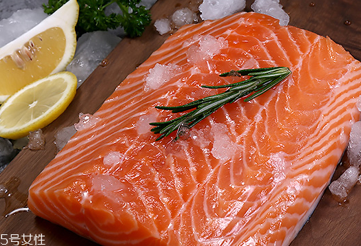 三文魚會過敏嗎 過敏體質(zhì)慎吃