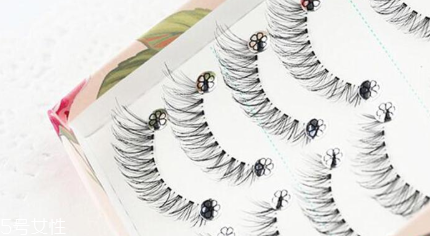 假睫毛形狀有幾種 第2種宛如真睫毛 假睫毛形狀有幾種 第2種宛如真睫毛