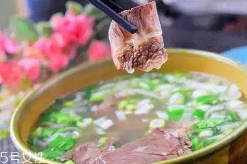 牛肺怎么做好吃 白菜煲牛肺 牛肺怎么做好吃 白菜煲牛肺