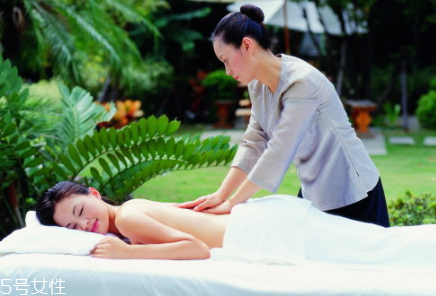 精油開背過敏怎么辦 頻繁進行精油開背有壞處 精油開背過敏怎么辦 頻繁進行精油開背有壞處