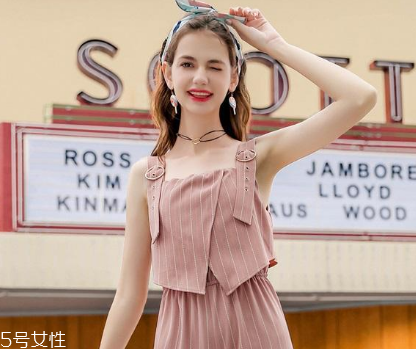 條紋衣服怎么搭配 多種風(fēng)格一網(wǎng)打盡 條紋衣服怎么搭配 多種風(fēng)格一網(wǎng)打盡