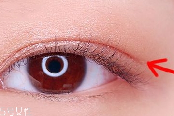 用眼影怎么畫眼線 深邃電眼5大技巧公開 用眼影怎么畫眼線 深邃電眼5大技巧公開