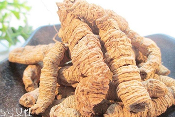 巴戟天能吃嗎 巴戟天泡水 巴戟天能吃嗎 巴戟天泡水