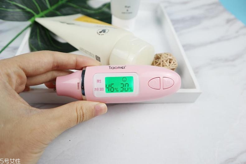 悅詩風吟和dmc洗面奶哪個好 油皮用悅詩風吟更好 悅詩風吟和dmc洗面奶哪個好 油皮用悅詩風吟更好