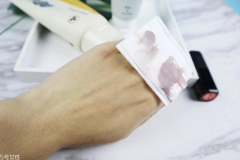 悅詩風吟和dmc洗面奶哪個好 油皮用悅詩風吟更好 悅詩風吟和dmc洗面奶哪個好 油皮用悅詩風吟更好