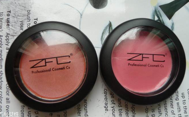 氣墊腮紅和粉狀腮紅哪個好 氣墊腮紅不會讓油肌悶痘 氣墊腮紅和粉狀腮紅哪個好 氣墊腮紅不會讓油肌悶痘