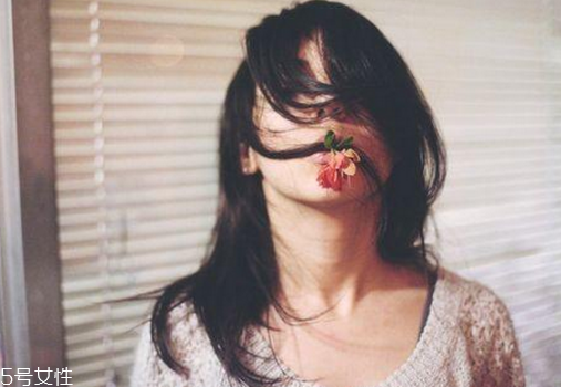 小蘇打怎么治狐臭 這些人更易有腋臭 小蘇打怎么治狐臭 這些人更易有腋臭